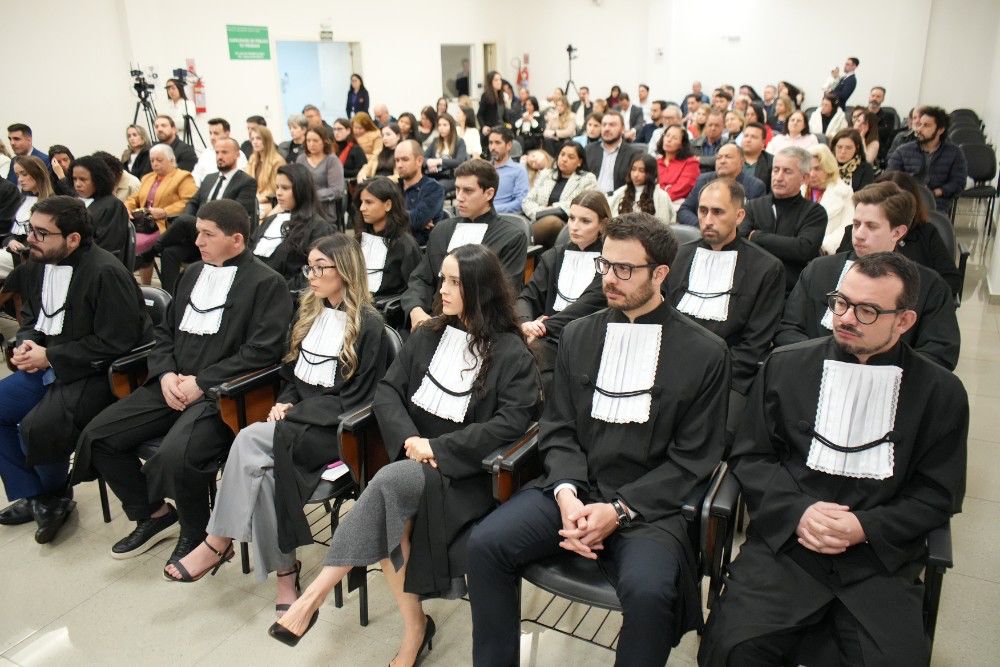 OAB Cascavel acolhe novos advogados com voz ativa pela Justiça